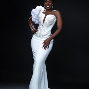 Eve Curva Asymmetric Gown
